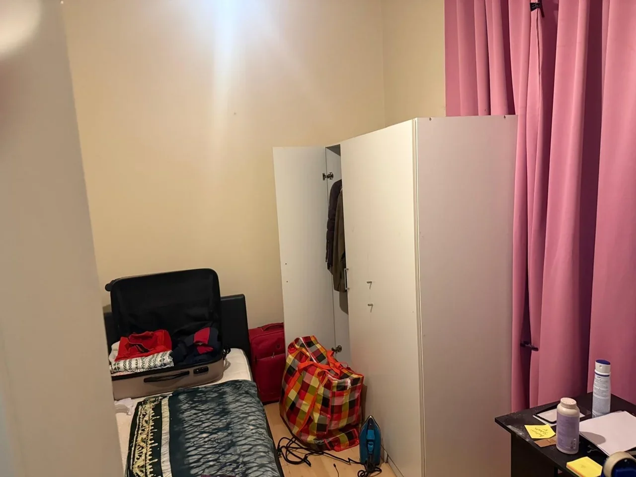 Flat Courtland Avenue in Greater London