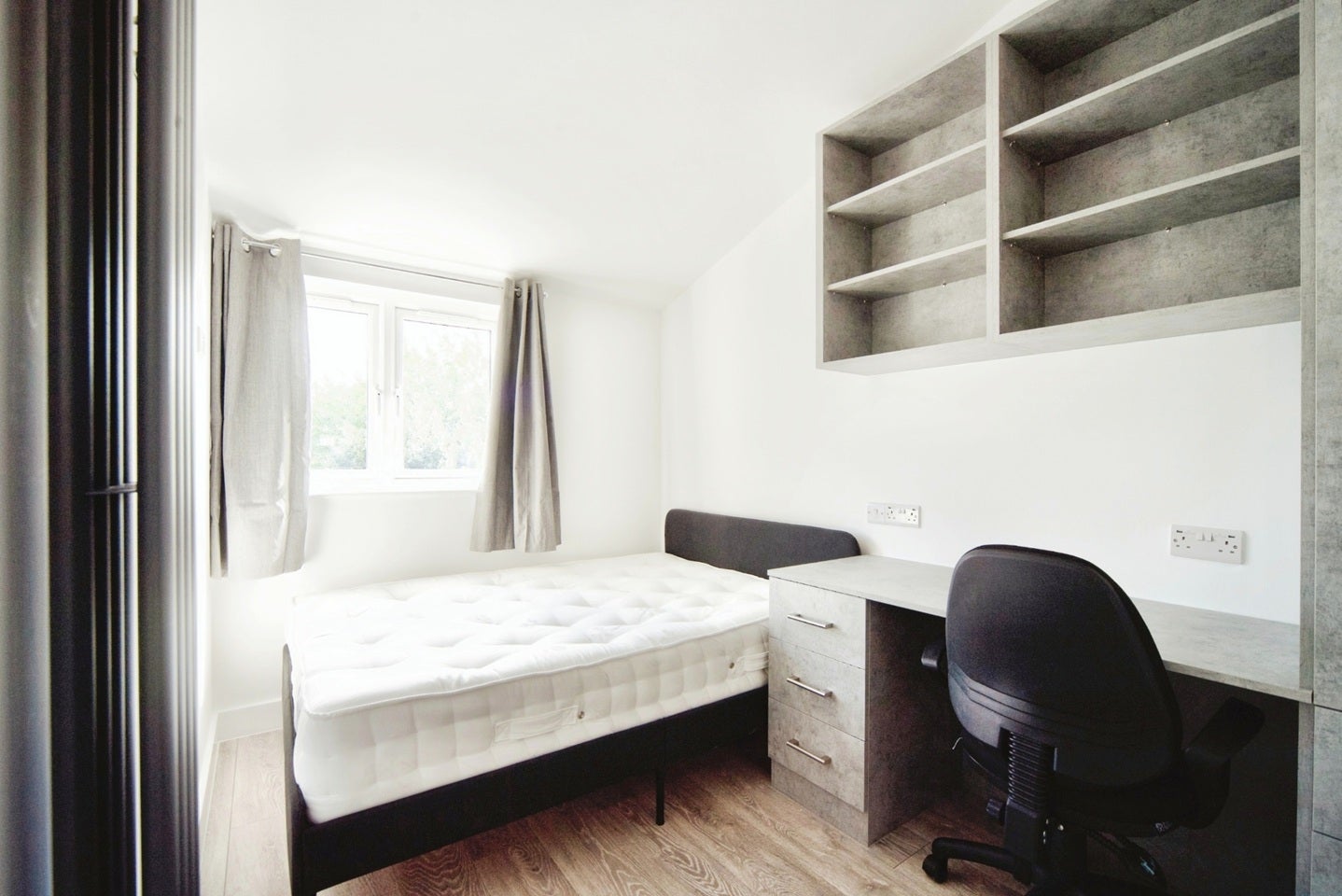Flat Newington Barrow Way in Greater London