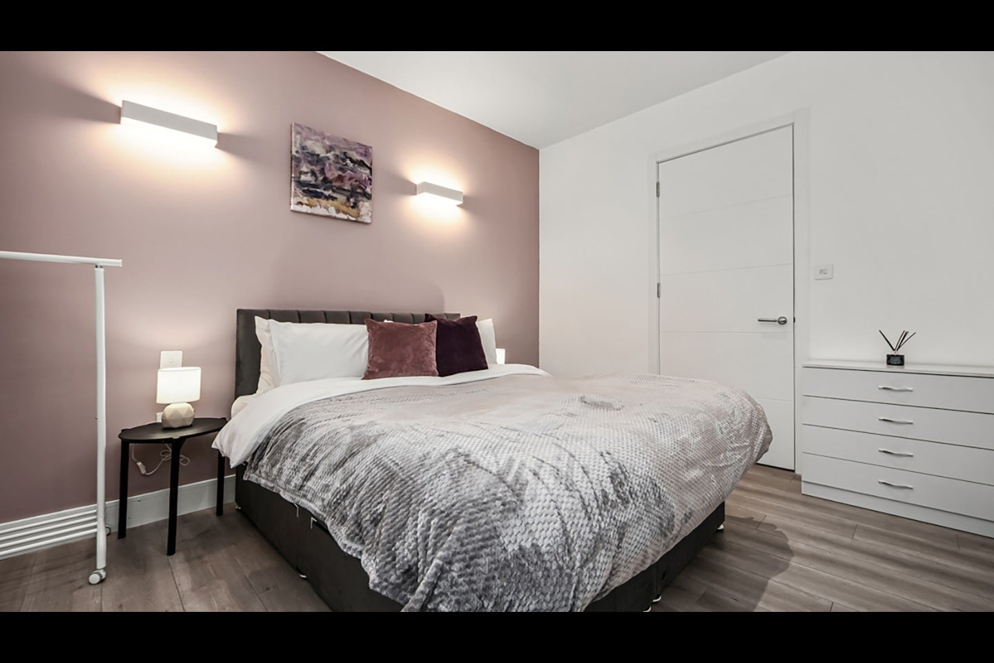 Flat Great West Road in Greater London