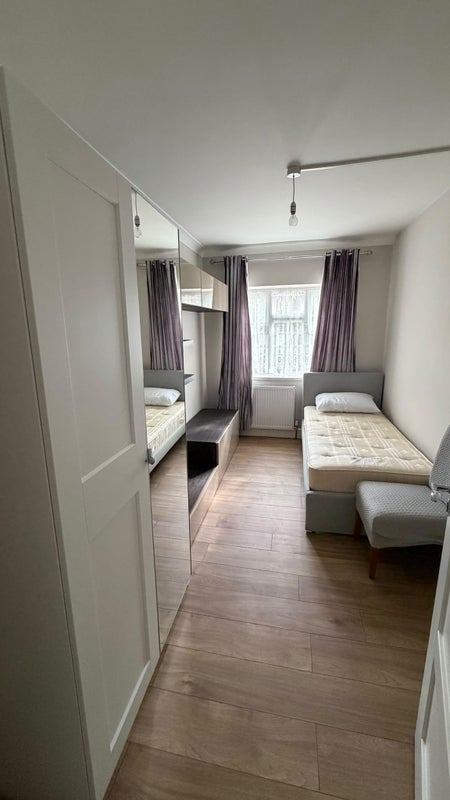 Room Sultan Terrace in Greater London