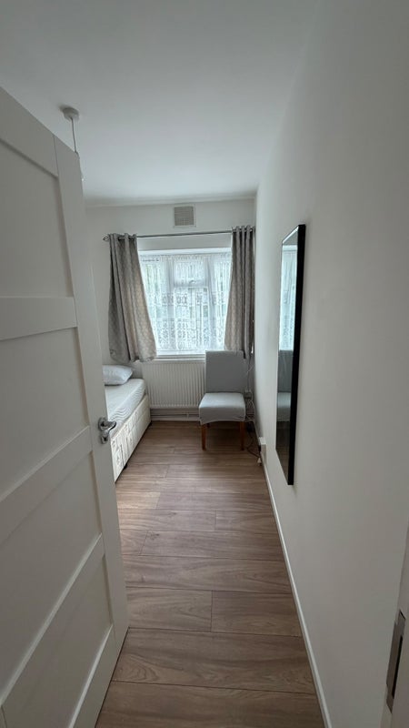 Room Sultan Terrace in Greater London