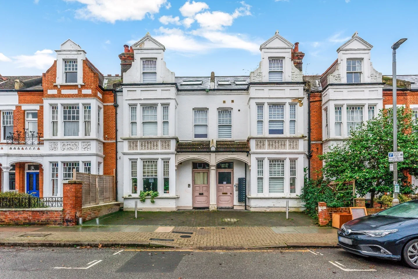 Flat Montserrat Road in Greater London