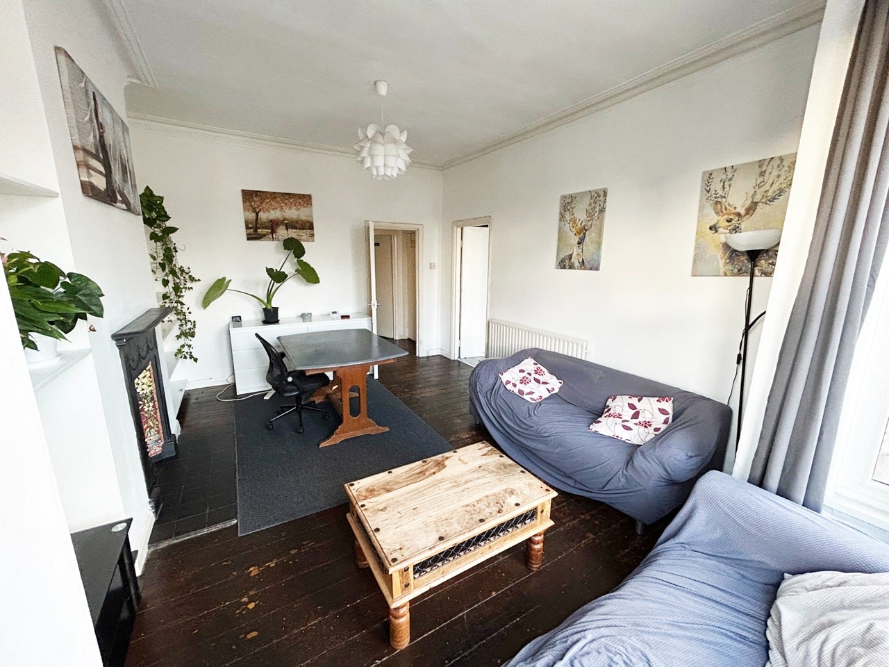 Flat Belmont Road in Greater London