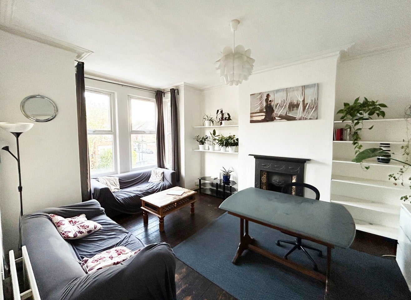 Flat Belmont Road in Greater London