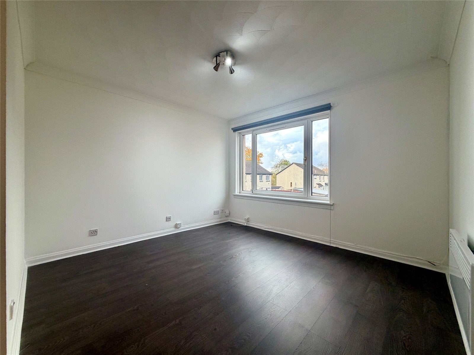 Flat Muirhead Drive in Newarthill