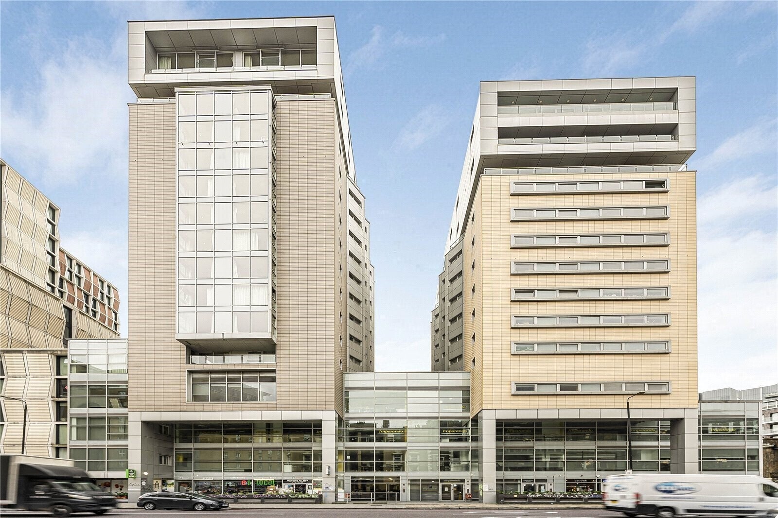 Flat Commercial Road in Greater London