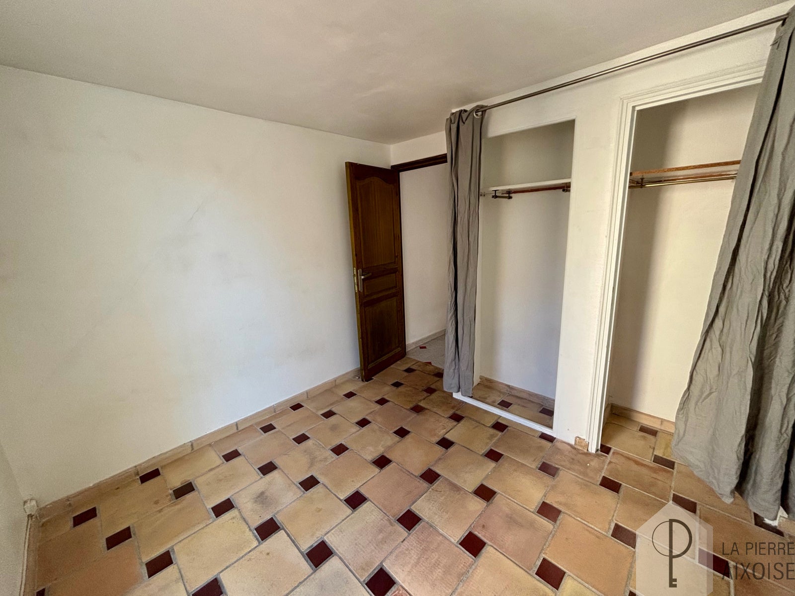 Chambre Rue de la Paix à Aix-en-Provence