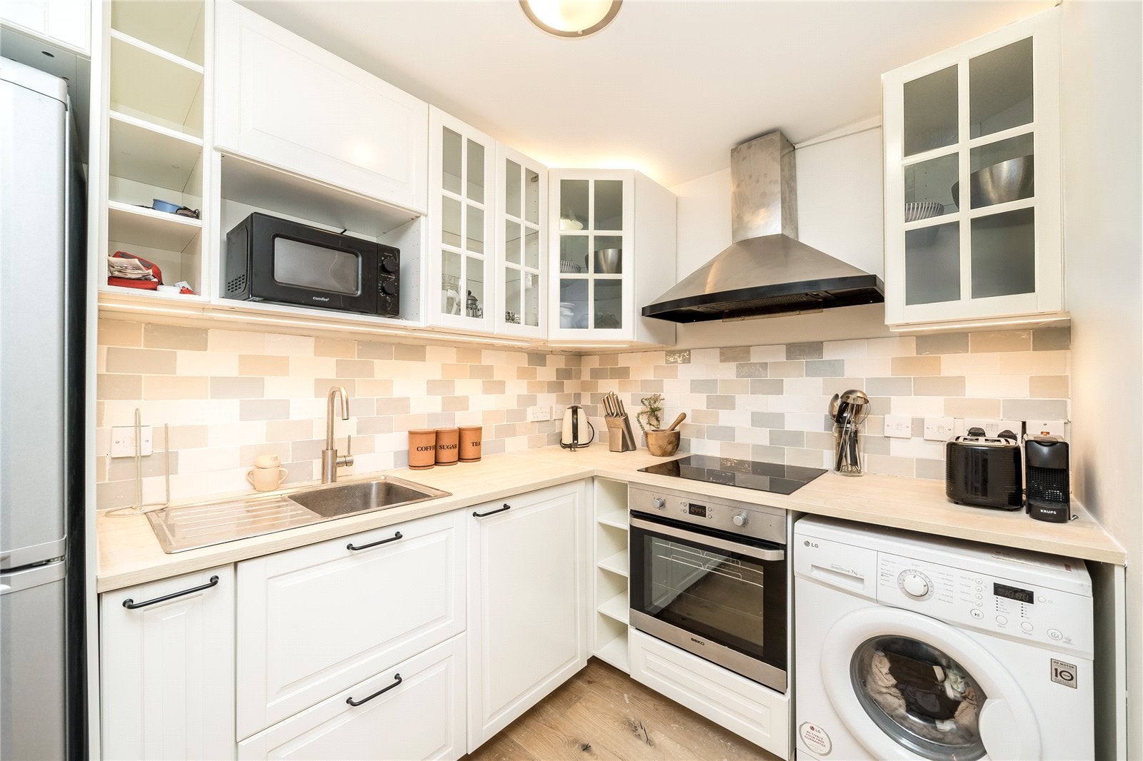Flat Crosslet Vale in Greater London