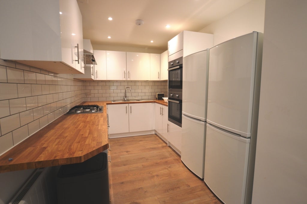 Room Maude Crescent in Watford