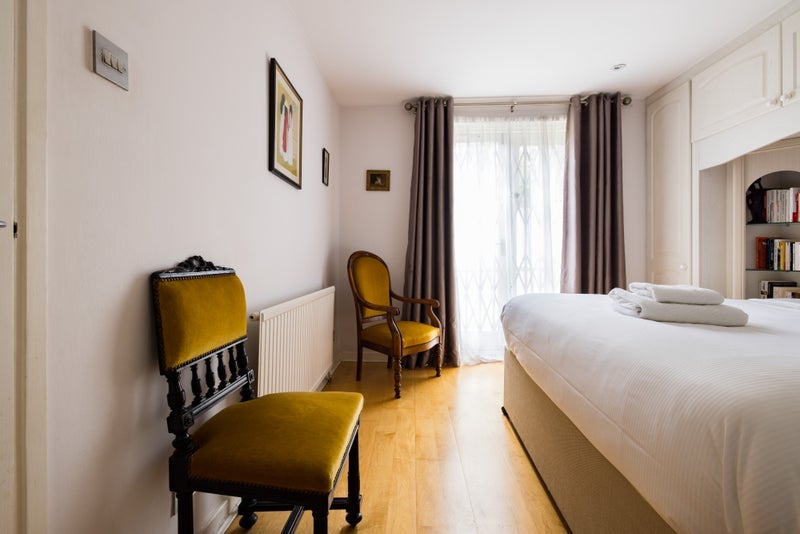Flat Brompton Park Crescent in Greater London