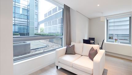 Flat Harbet Road in City of Westminster