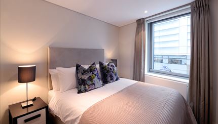 Flat Harbet Road in City of Westminster
