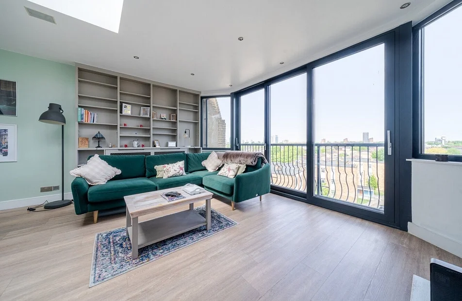 Flat Lavender Hill in Greater London