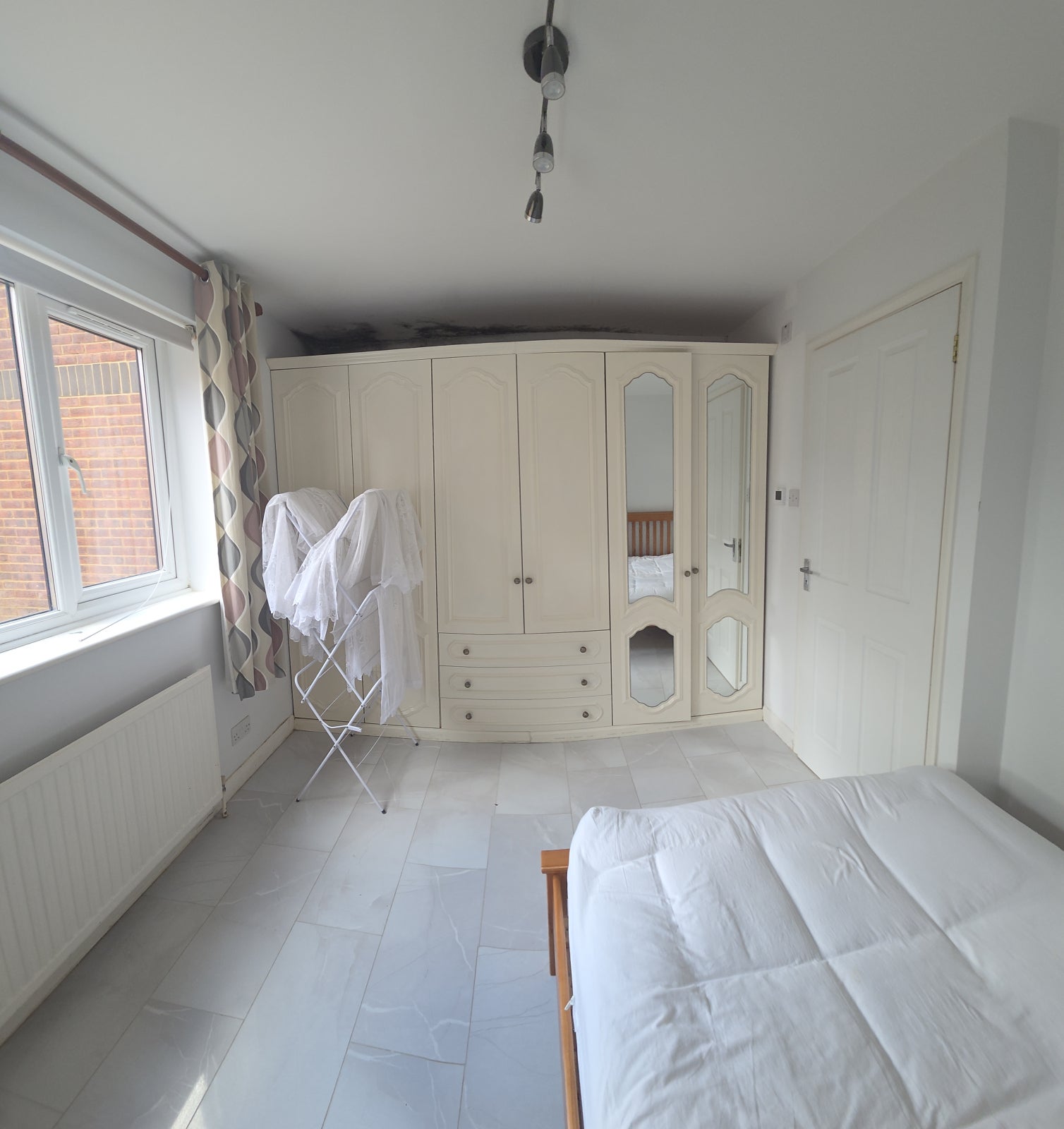 Flat Hexham Road in Greater London