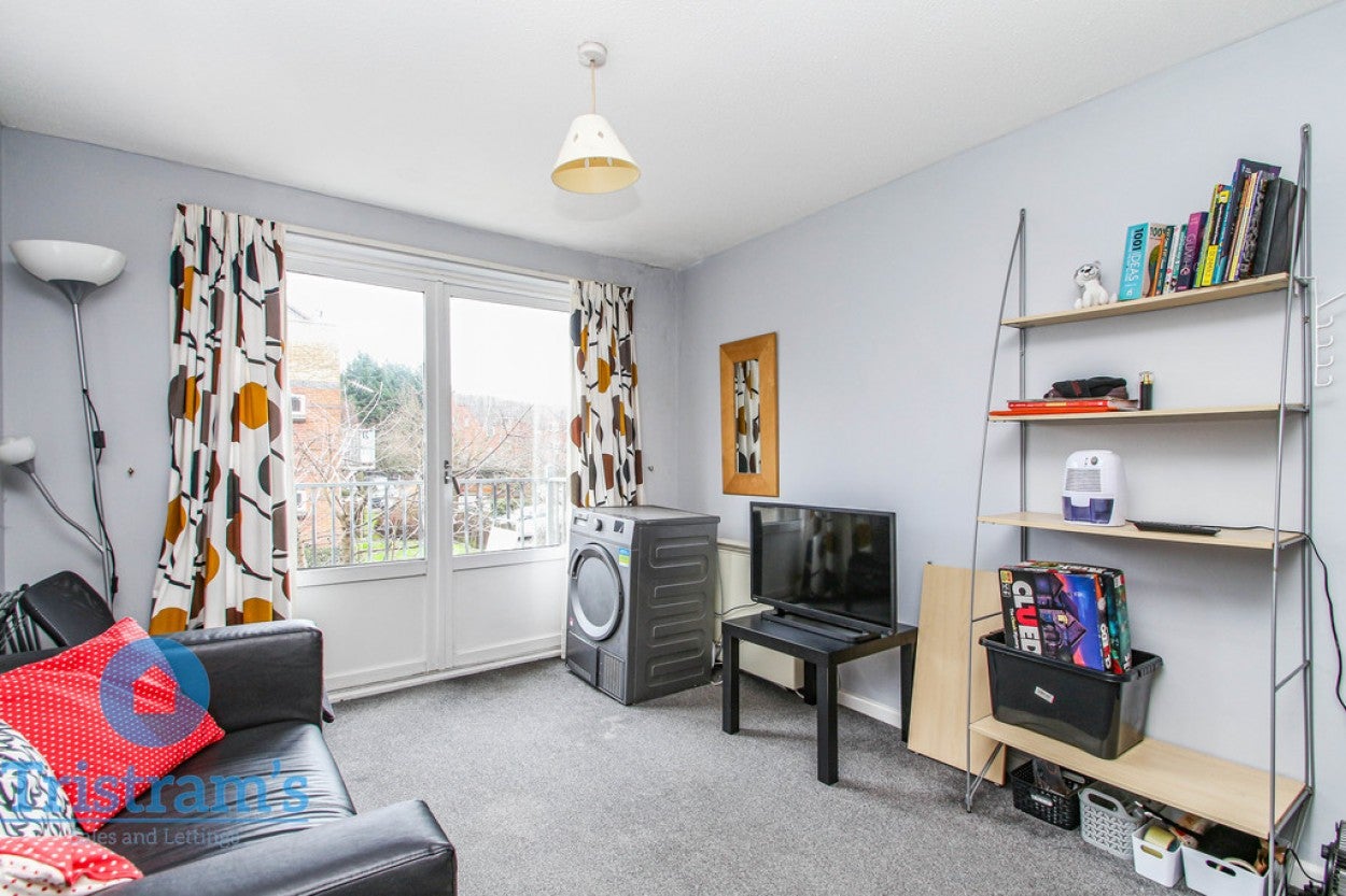 Flat Barrique Road in Nottingham