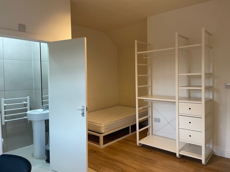Room Gulson Road in Coventry