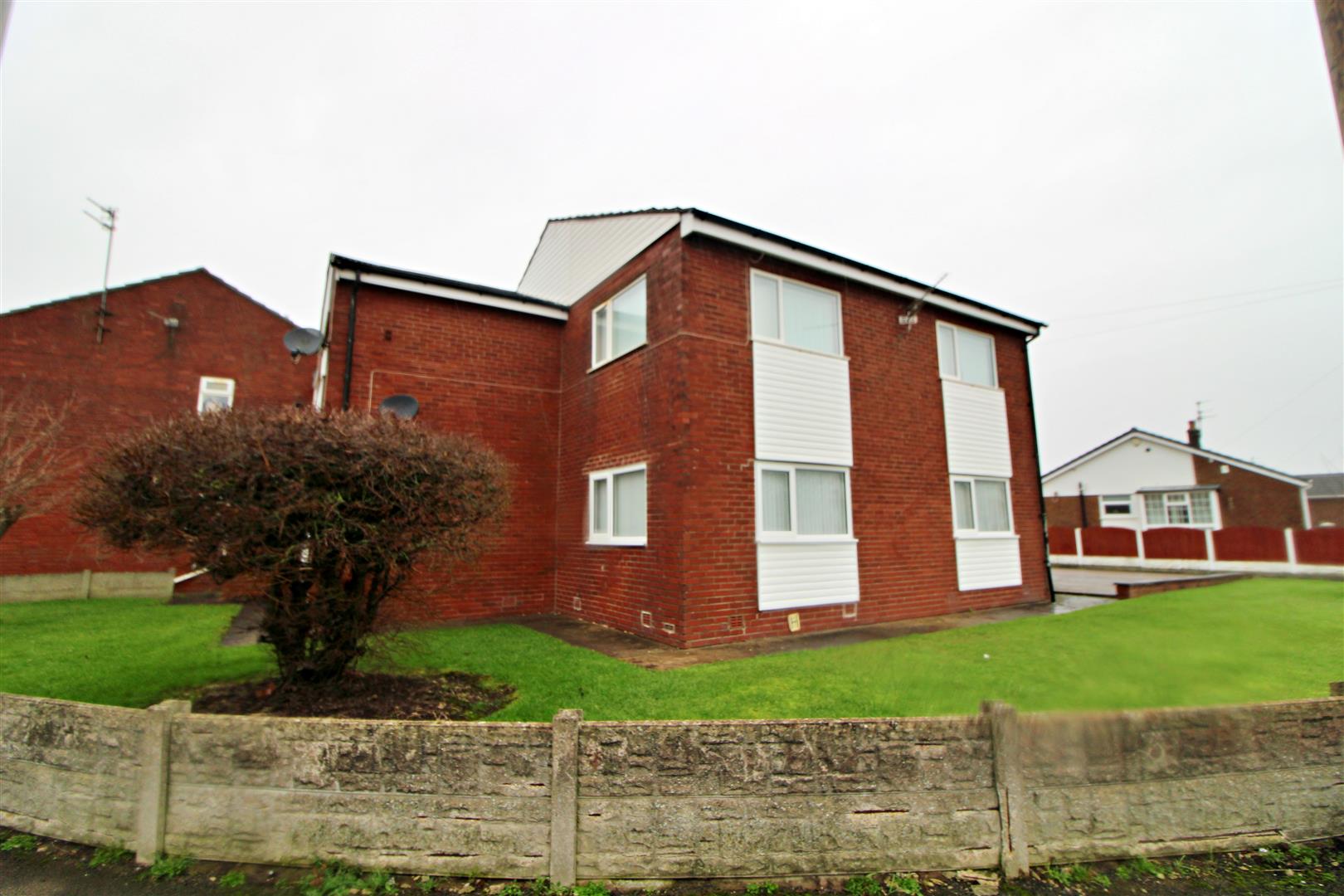 Flat Sevenoaks Drive in Blackpool