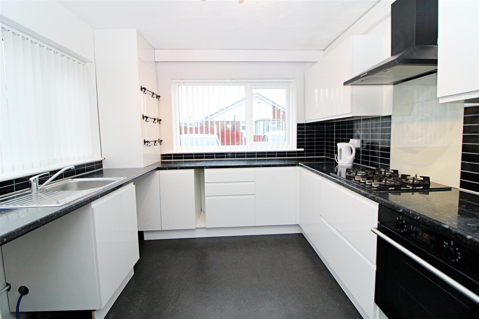 Flat Sevenoaks Drive in Blackpool