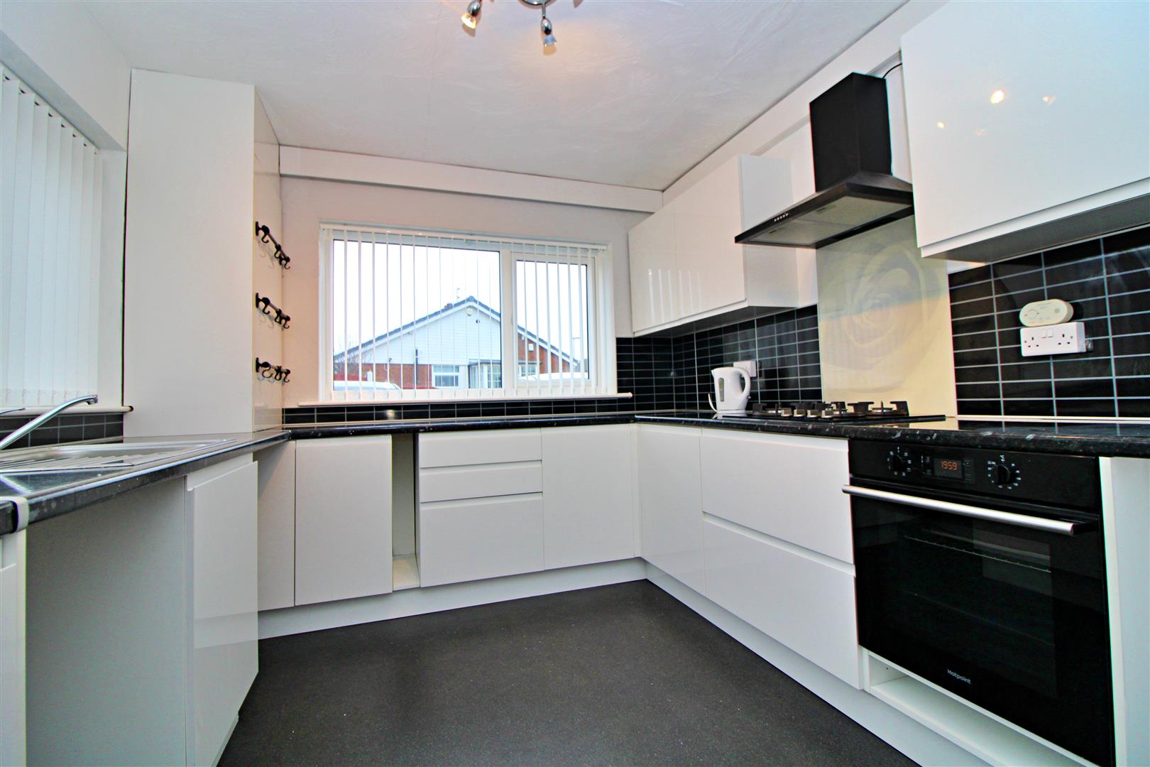 Flat Sevenoaks Drive in Blackpool