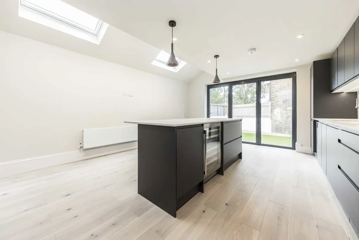 House Petersfield Road in Greater London