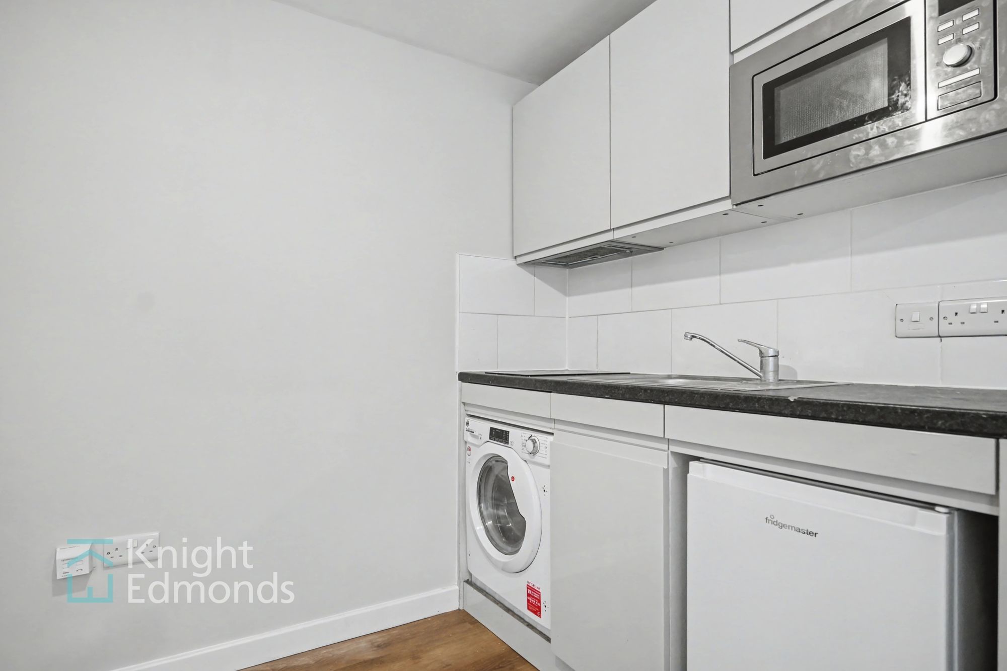 Flat Sittingbourne Road in Maidstone