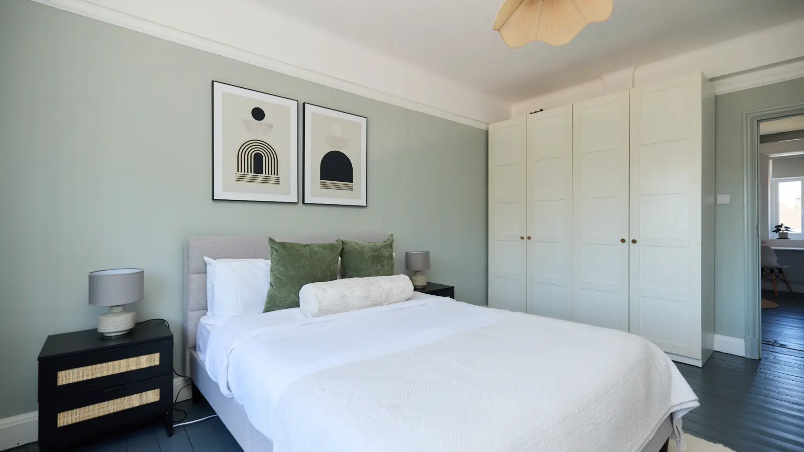 Flat Holmewood Road in Greater London