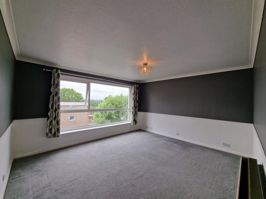 Flat High Meadows in Wolverhampton