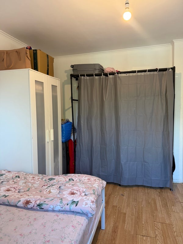 Room Rhodeswell Road in Greater London