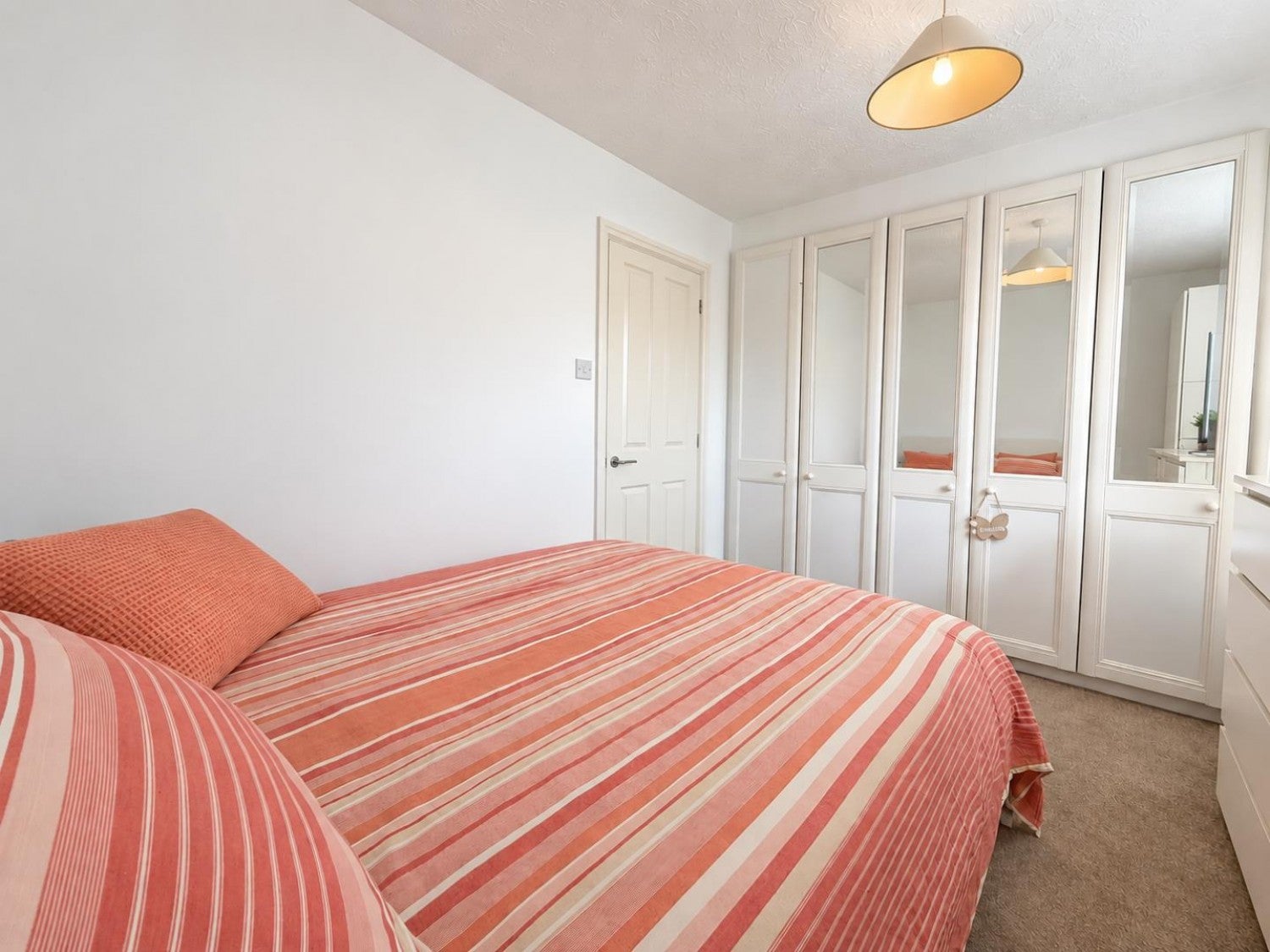 House Sevenoaks Close in Greater London