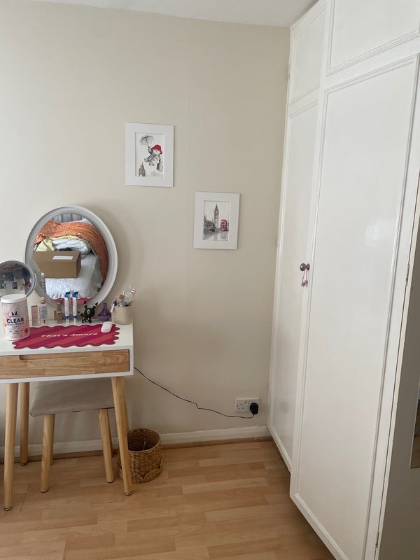 Room Schubert Road in Greater London