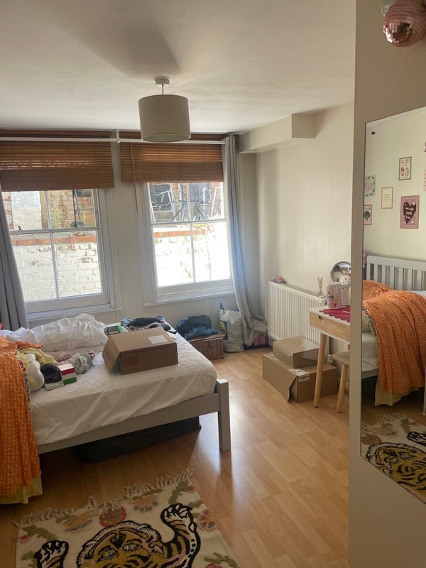 Room Schubert Road in Greater London
