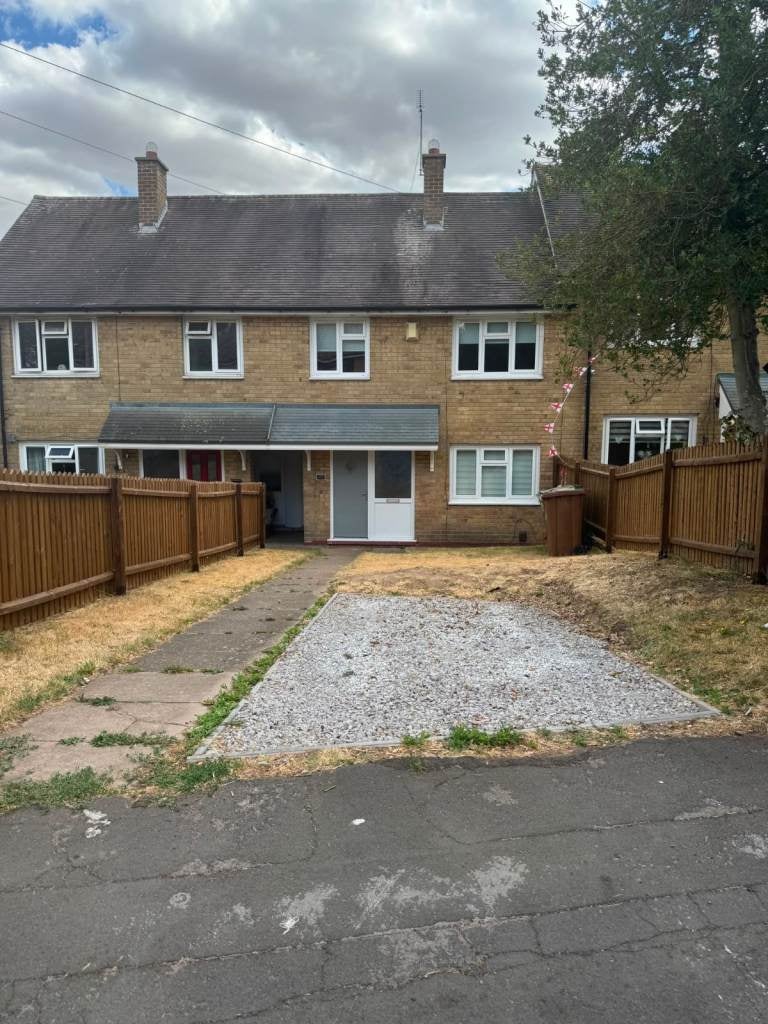 House Oakthorpe Drive in Metropolitan Borough of Solihull