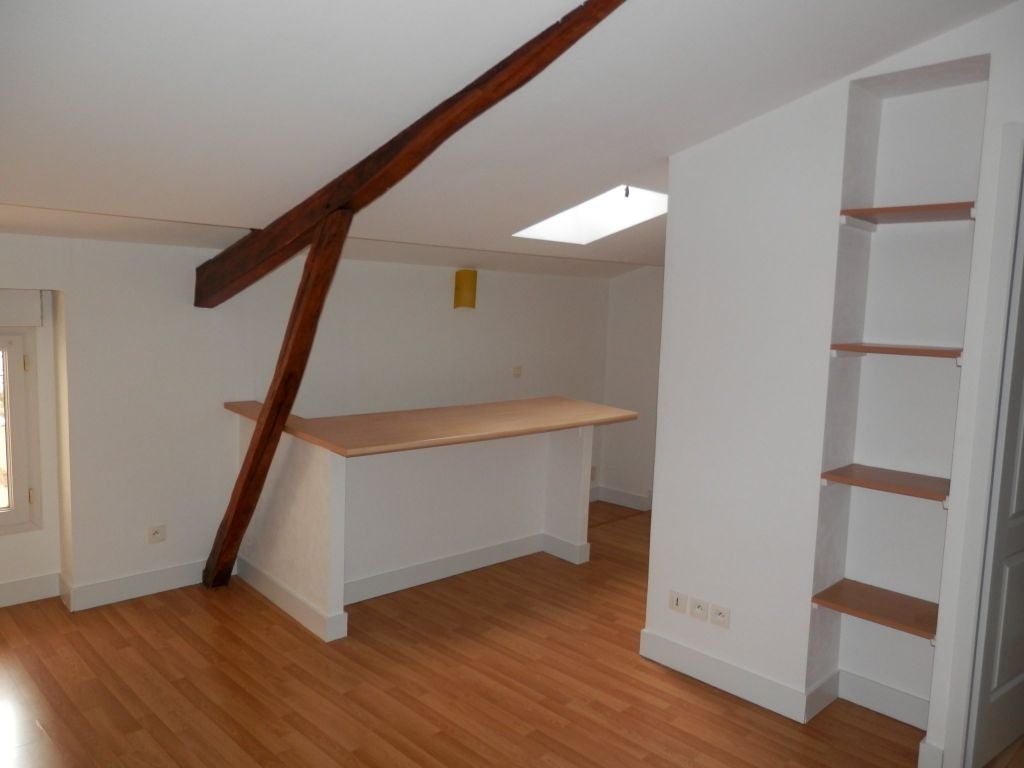 Flat Rue Du Faubourg Du Pont Neuf in Poitiers