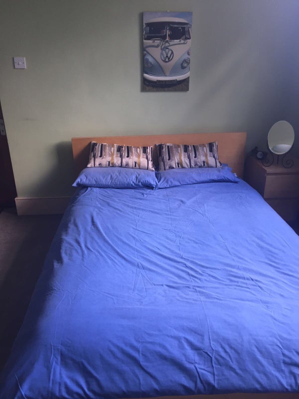 Room Burma Road in Greater London