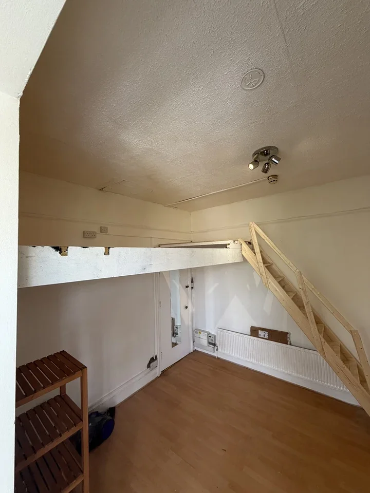 Flat Cavendish Road in Greater London