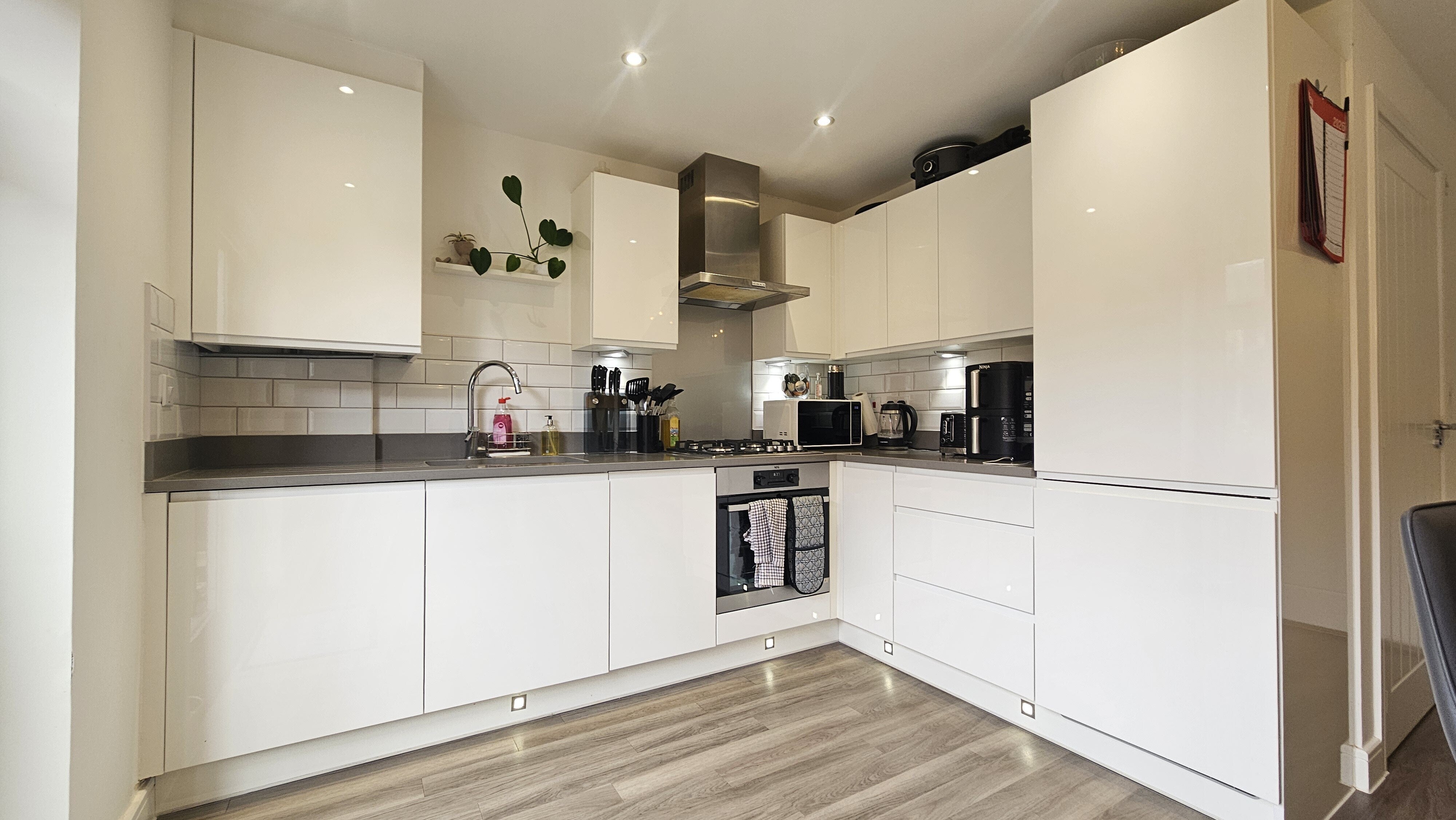 House Thomas Drive in Ebbsfleet Garden City