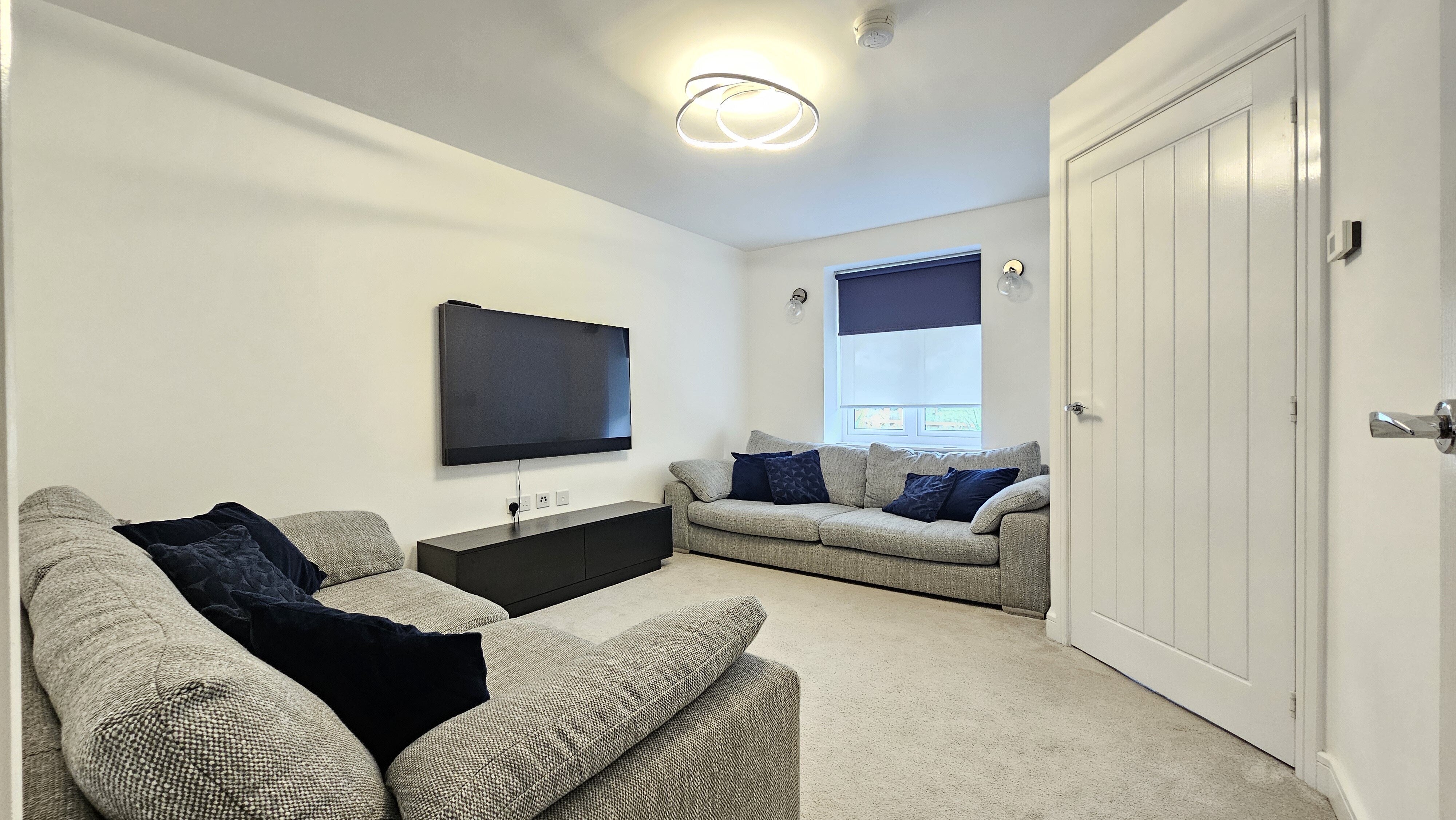 House Thomas Drive in Ebbsfleet Garden City