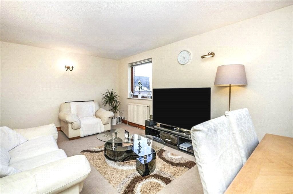Flat The Oaks in Borough of Spelthorne