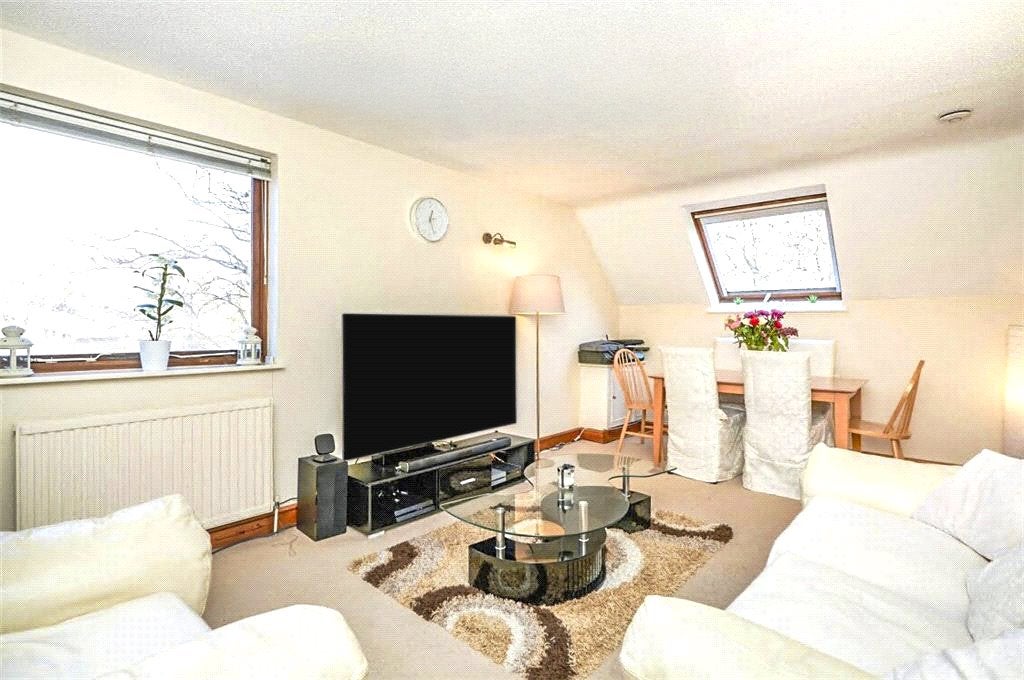 Flat The Oaks in Borough of Spelthorne