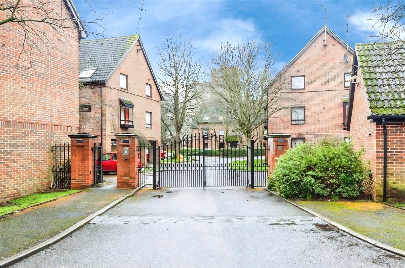 Flat The Oaks in Borough of Spelthorne