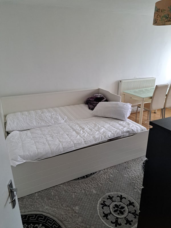 Room Wilmer Gardens in Greater London