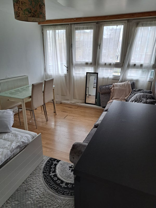 Room Wilmer Gardens in Greater London