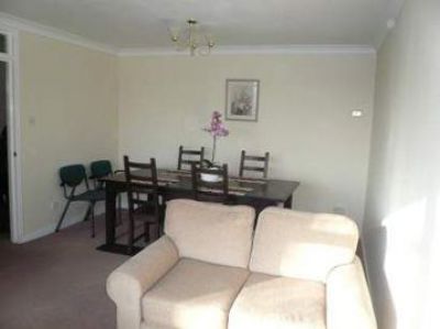 Flat Grange Gardens in Greater London