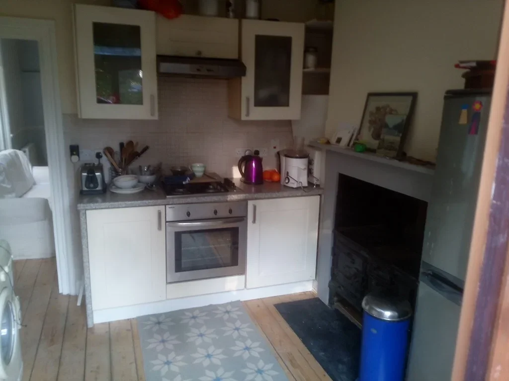 Flat Erlanger Road in Greater London