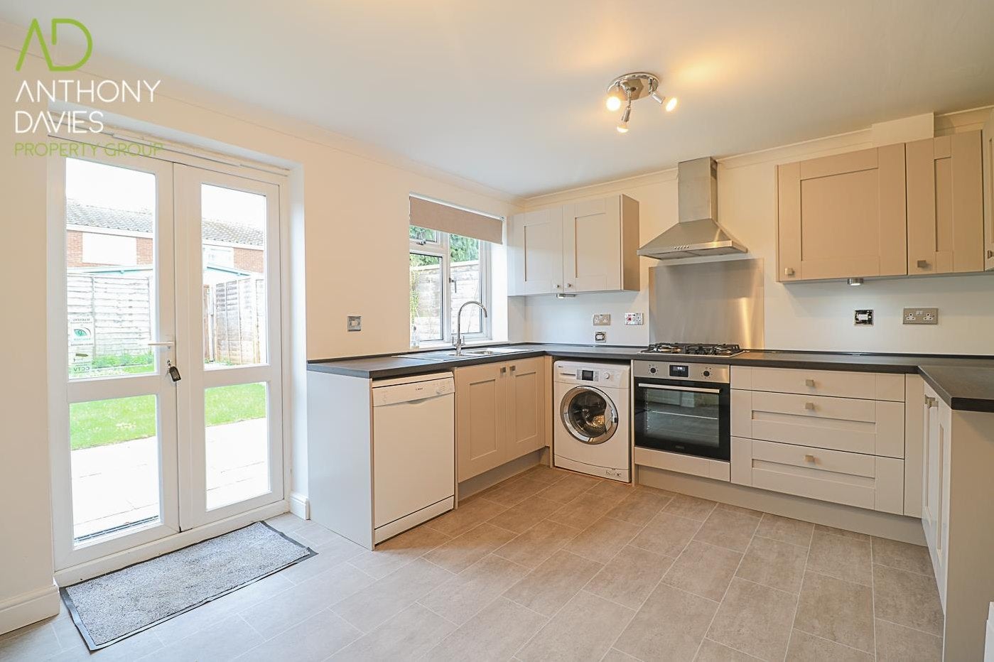House Woolmans Close in Broxbourne