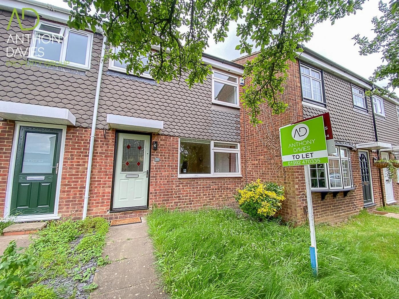House Woolmans Close in Broxbourne