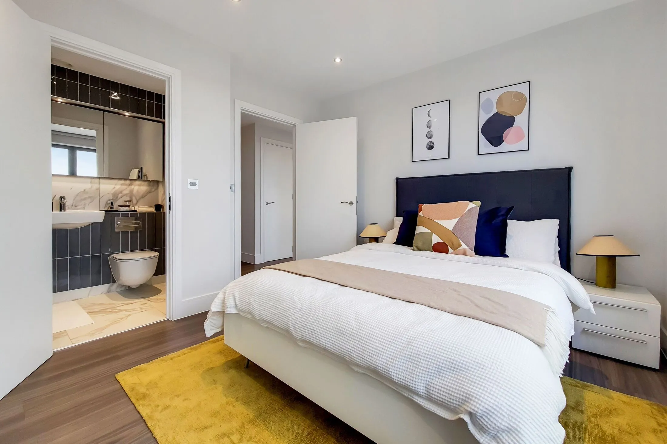 Flat Merrick Road in Greater London