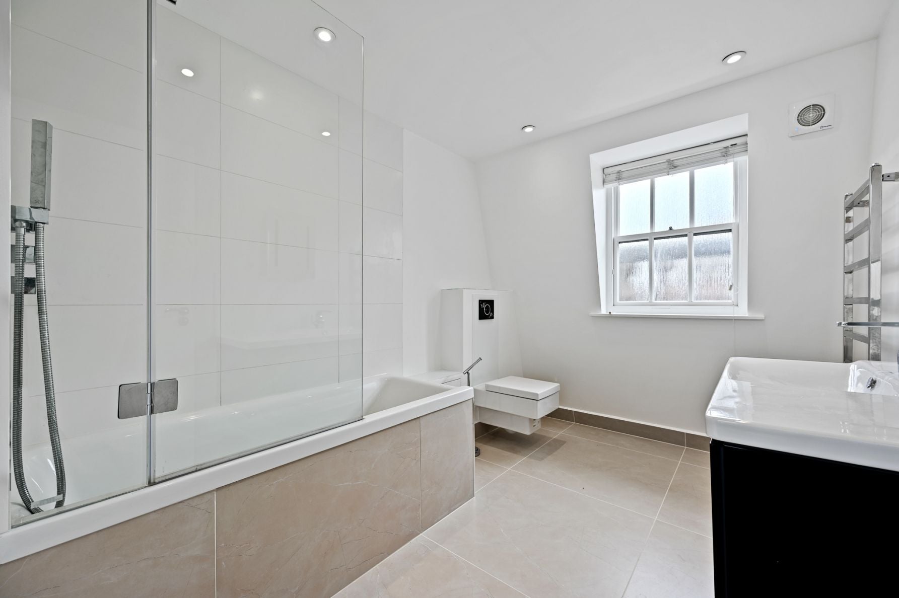 Flat Harley Street in City of Westminster