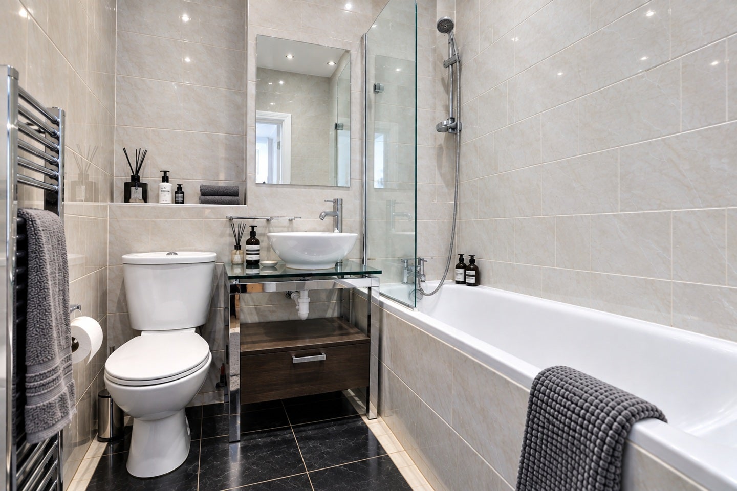 Flat Fulham Road in Greater London