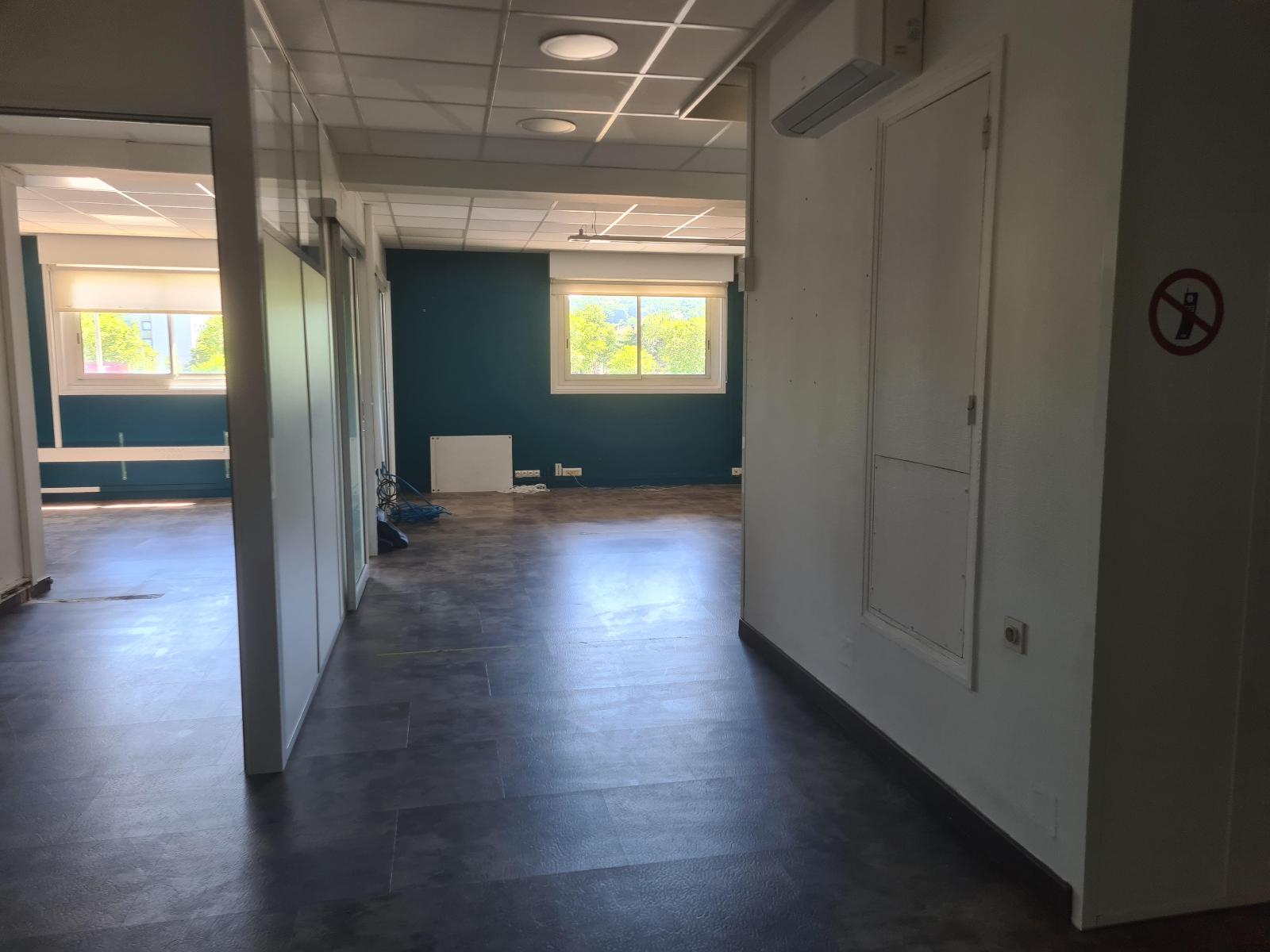 Flat Place Jean Berry in Givors